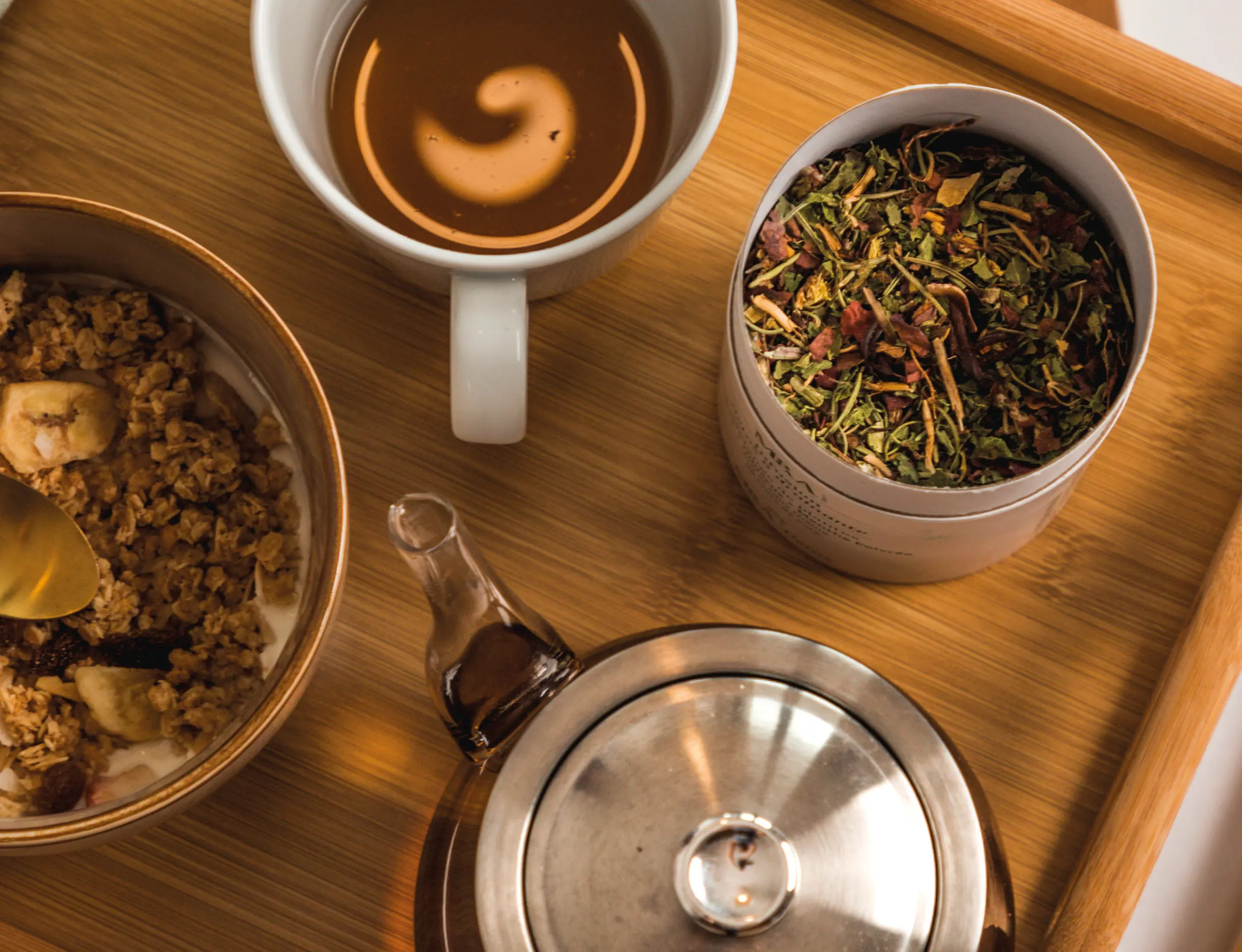 assemblage des plantes de l'infusion détox et drainante