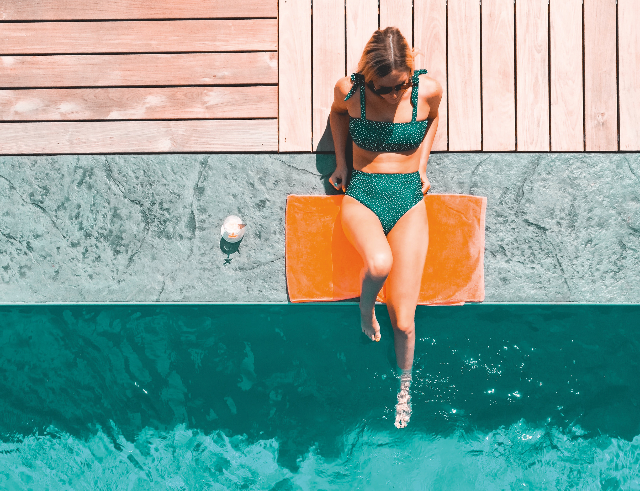 infusion glacée de l'été à boire autour d'une piscine cet été !
